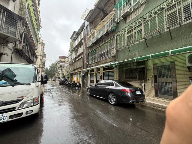 台北信義區法拍屋拍賣-2