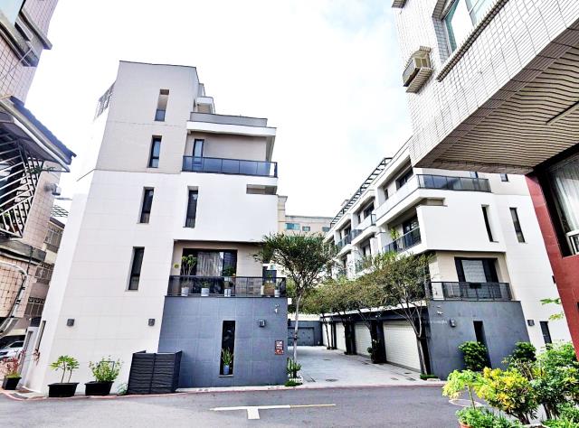 中西區西賢街邊間別墅