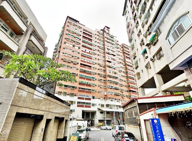 東區崇信街宏總新中國