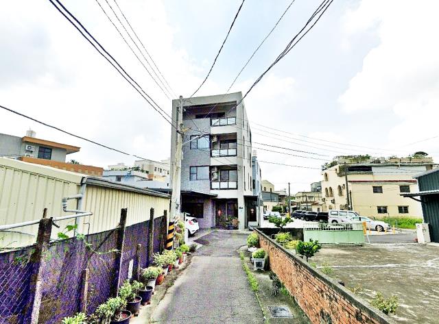 新市區永就透天別墅