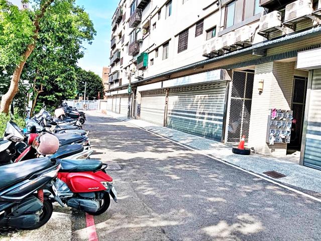 湖口鄉新生路三房車位