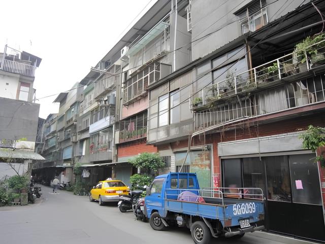 中和區忠孝街公寓一樓近捷運南勢角站緬甸街興南夜市