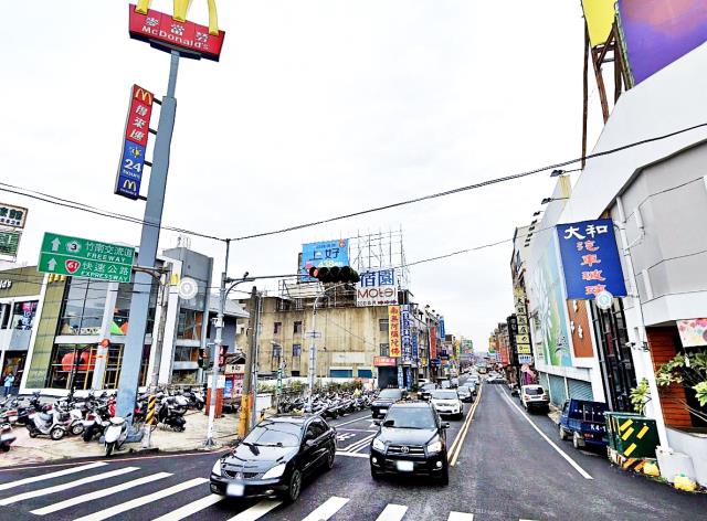 頭份建國路透天店面