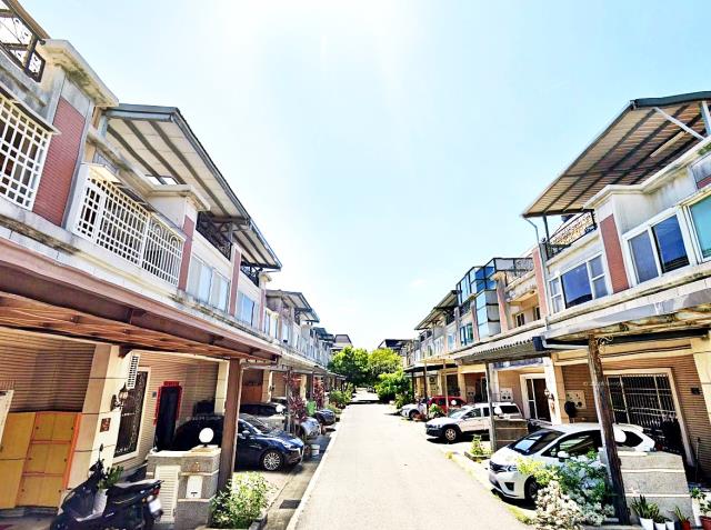 竹南鎮國昌街雙車透天