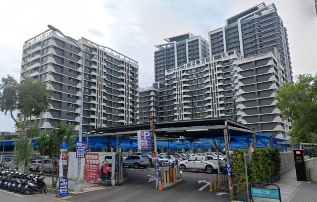 南屯法拍屋黎明路二段425號16樓之8中友生活家三房車位