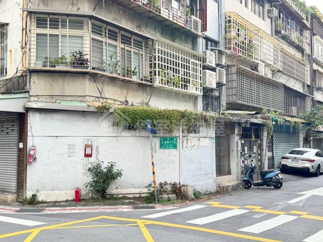 台北信義區拍賣法拍屋-3