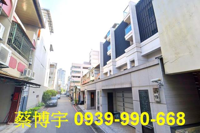 西屯福安六街電梯別墅