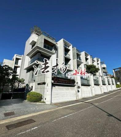 沙鹿區南斗路302號法拍屋朝南邊間車庫透天別墅南勢溪公園北勢