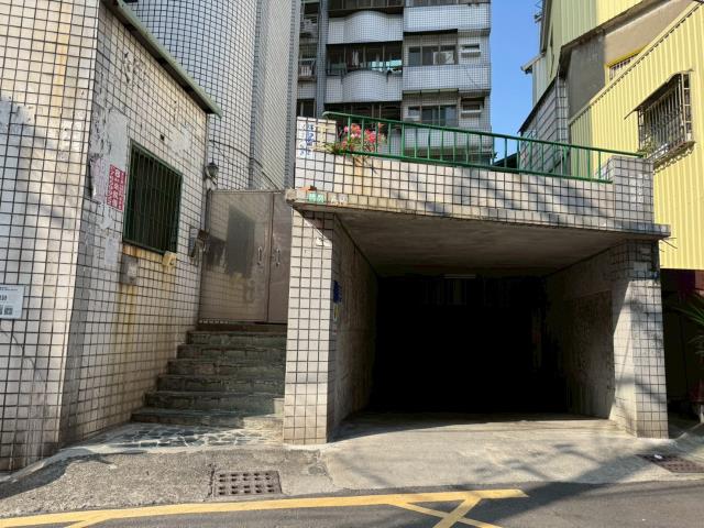 高雄鳳山法拍屋拍賣-6