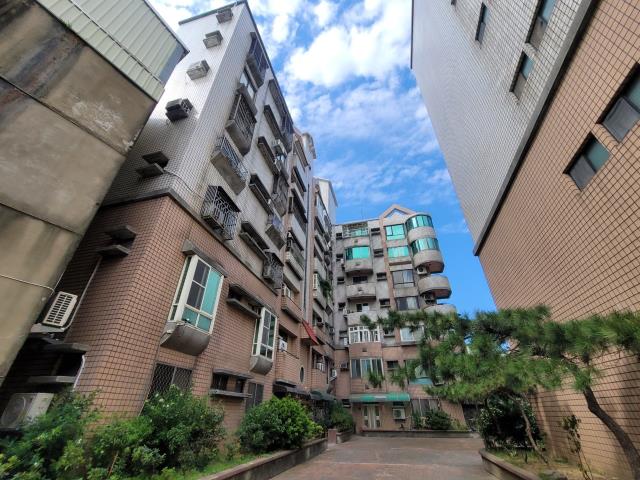 苗栗頭份百家村電梯四房民族里4鄰東興路182之9號4樓頭份市