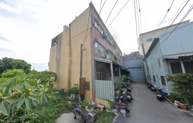 潭子區法拍屋大通街透天優室法拍林小陽