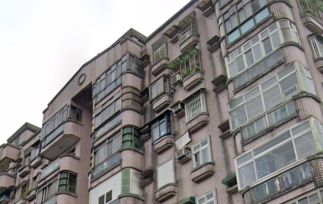 八里區法拍屋頂寮三街摩登原始人優室法拍林小陽